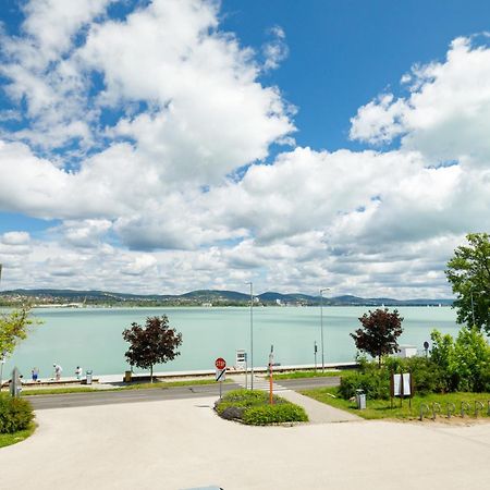 Lepke Apartmanhaz Es Etterem Tihany Exteriör bild