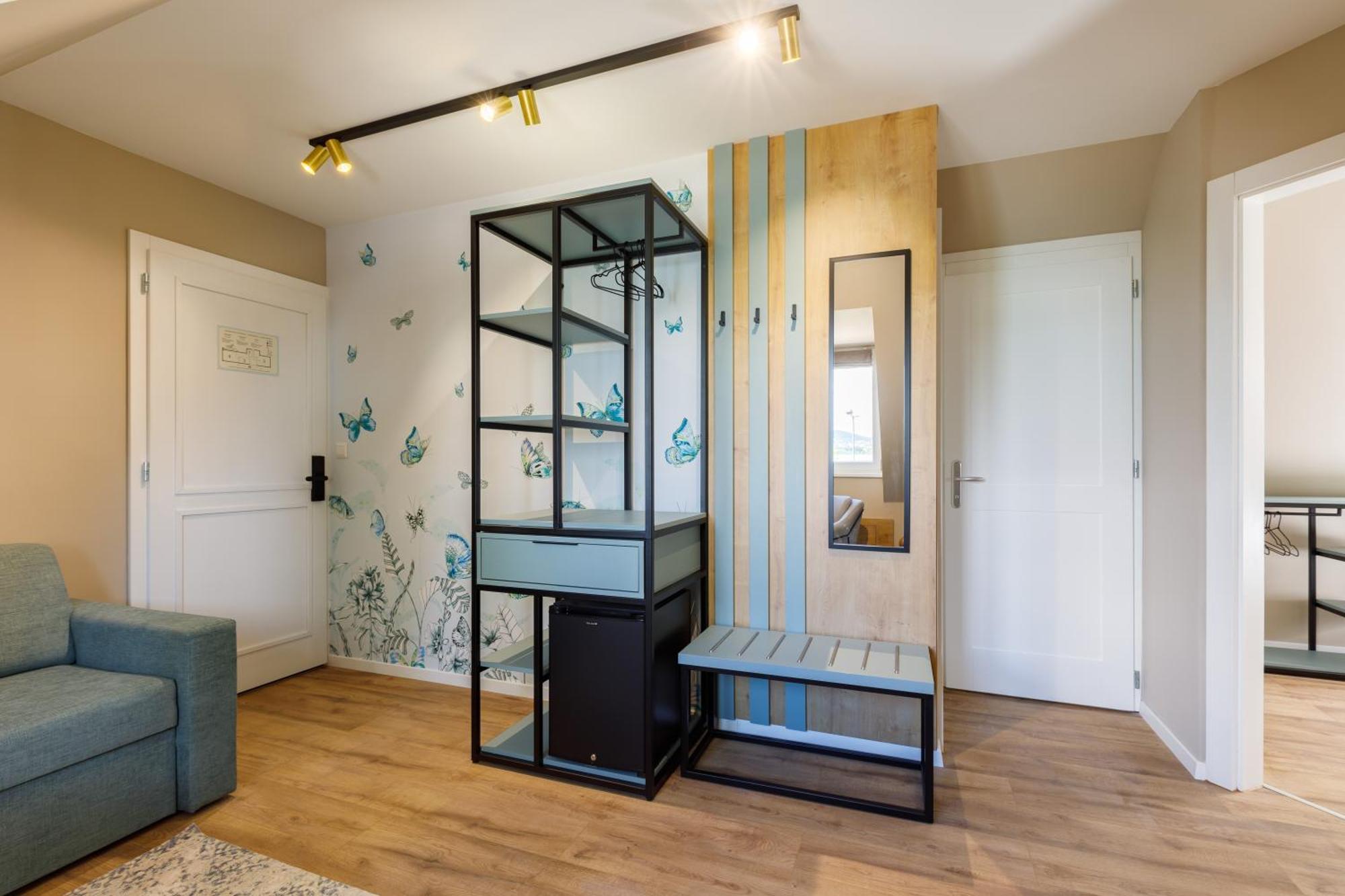 Lepke Apartmanhaz Es Etterem Tihany Exteriör bild