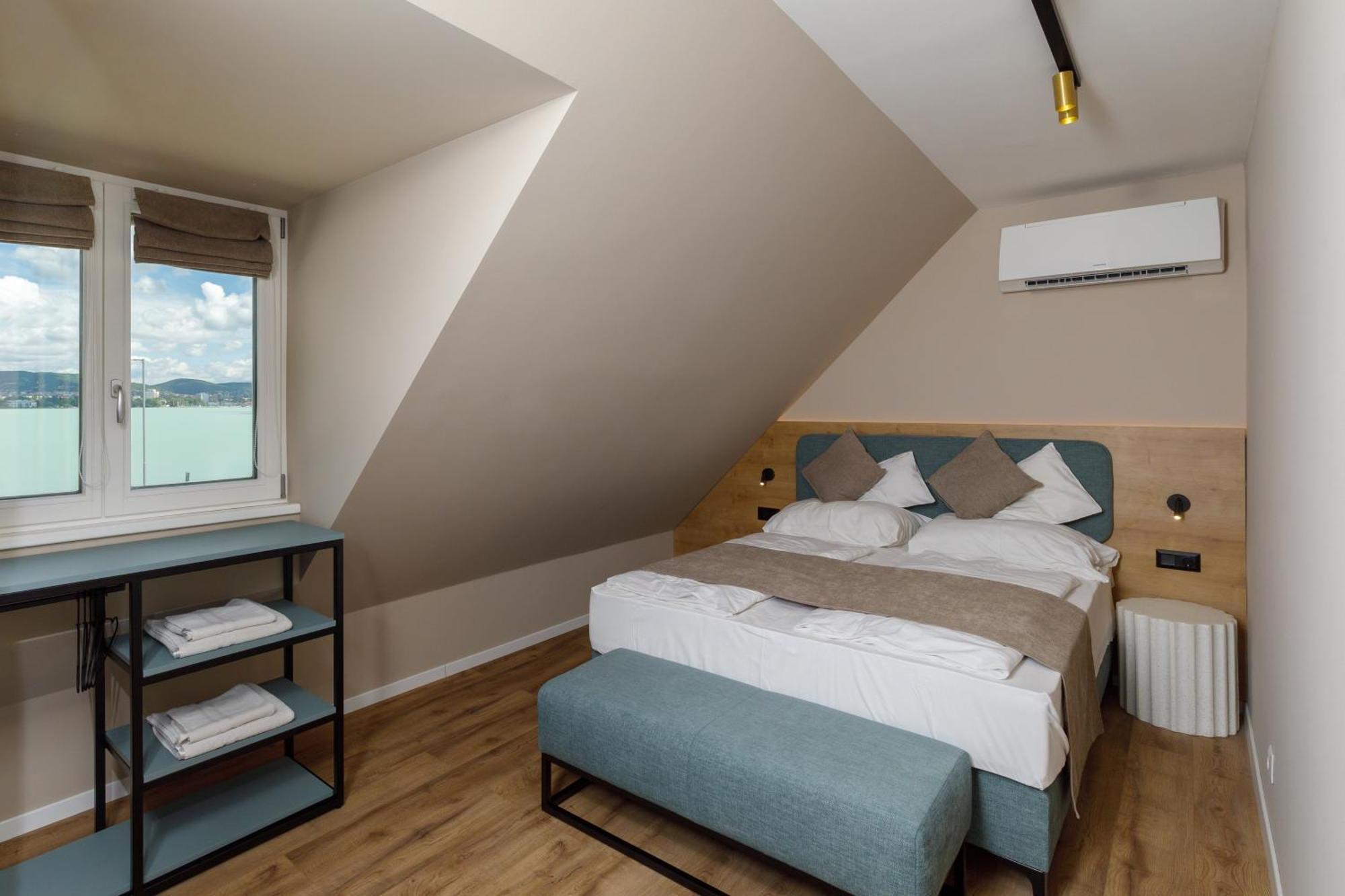 Lepke Apartmanhaz Es Etterem Tihany Exteriör bild